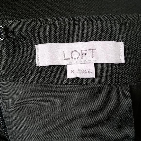 LOFT Skirt Dark Olive Green Button Accent Size 8 - Picture 4 of 6